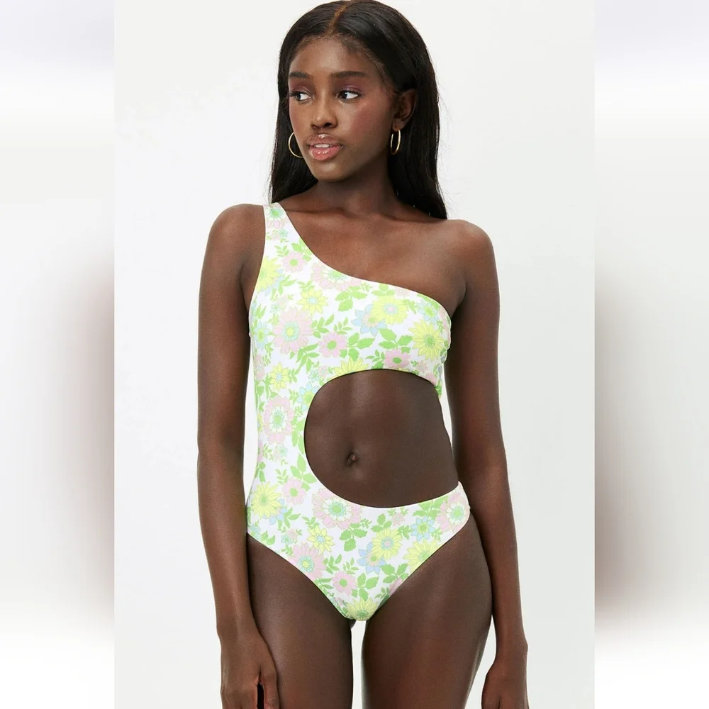 Frankies Bikinis Cash One Shoulder One Piece Swimsuit Secret Garden Size L